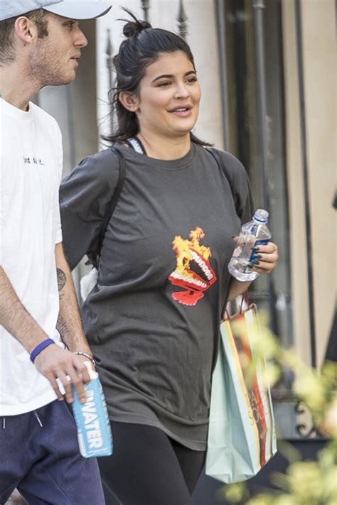 Travis scott com kylie jenner e stomie jon kopaloff/filmmagic/getty images. Caitlyn Jenner confirma gravidez de Kylie Jenner - Glamour ...