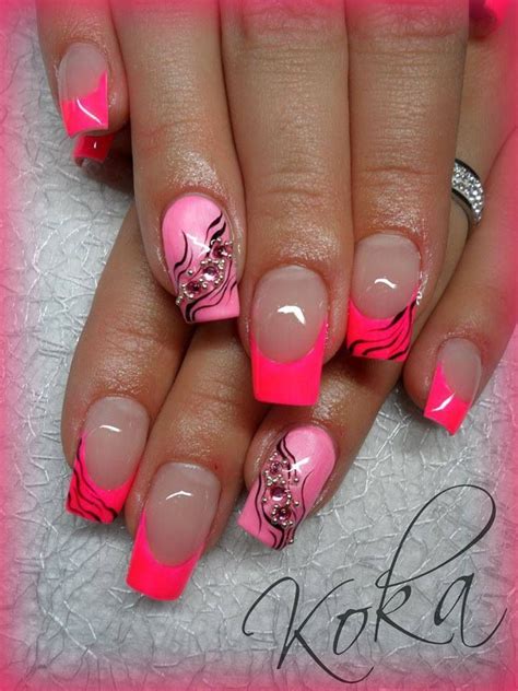Nail Art Neon Pink