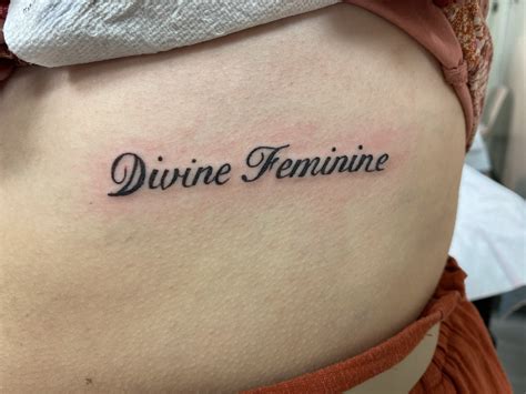 Discover 80 Feminine Cursive Tattoo Fonts Latest Thtantai2