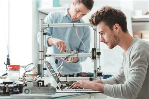 Comment fonctionne le doctorat en France ?  Campus France