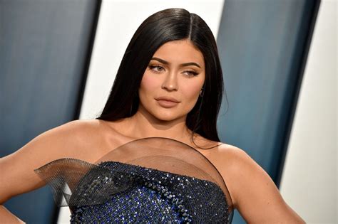 Kylie jenner was born on august 10, 1997 in los angeles, california to kris jenner (née kristen mary houghton) and athlete caitlyn jenner. Kylie Jenner Claps Back After Fans Accuse Her of Snubbing ...