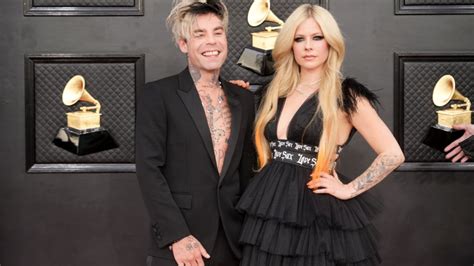 Avril Lavigne And Mod Sun Split Call Off Engagement Necn