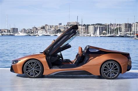 After spending a few days with a bmw i8, we can confirm the germans have done their best to ensure this car is difficult to overturn. BMW i8 Roadster 2018 review | Autocar