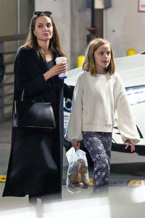 Angelina Jolie Shopping With Daughter Vivienne In La 20 Gotceleb