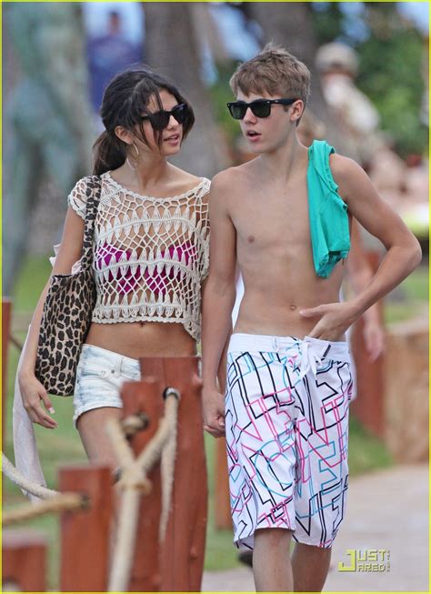 Selena Gomez Justin Bieber Pda Pair Photo Bikini Justin