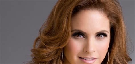 Con El Cabello Desarreglado Y Sin Maquillaje Lucero Se Mostró Al