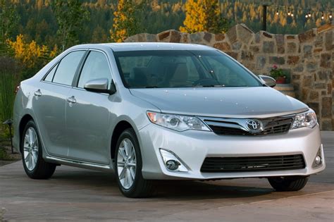 Used 2014 Toyota Camry For Sale Pricing And Features Edmunds
