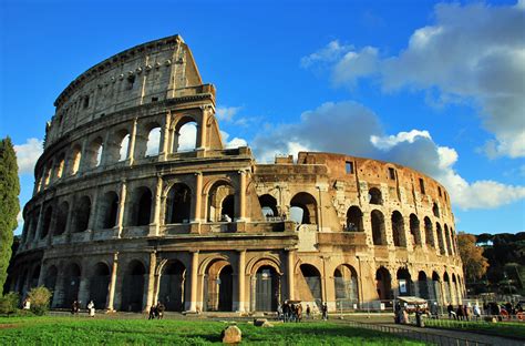 Non Omnis Moriar Colossus Colosseum