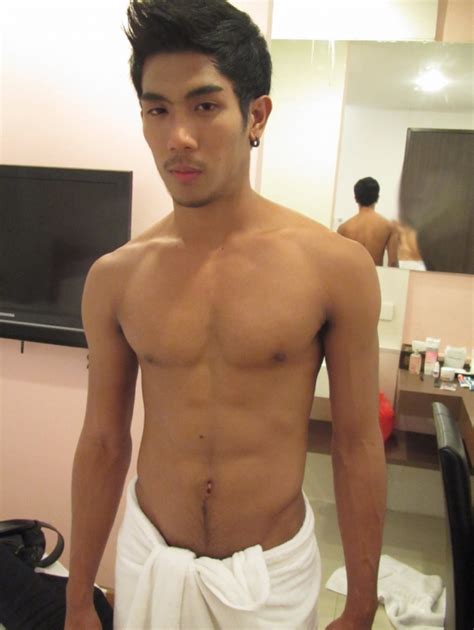 Thai Hunk QueerClick