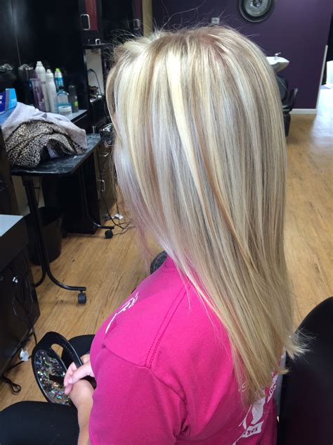 Platinum Blonde With Lowlights Hair Blonde Haircuts Hair Styles