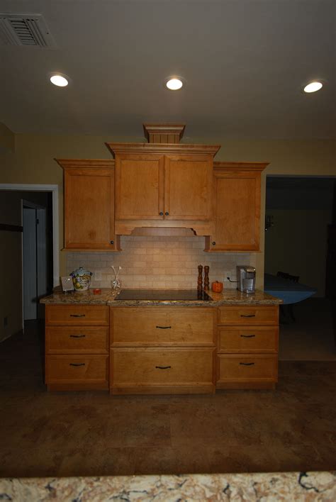 Cabinet designer if you are looking for distressed cabinetry, starmark is your cabinet brand. Starmark maple Bethany cabinets in butterscotch with ...