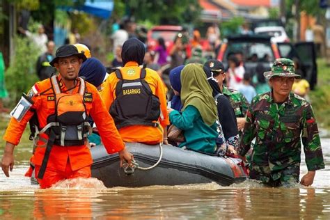 Indonesia Floods Landslides Death Toll Climbs To 59 The Straits Times