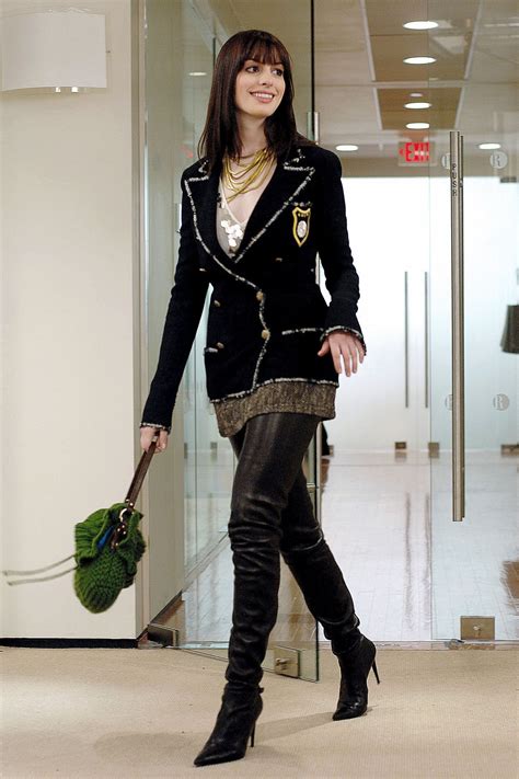 The Devil Wears Prada Turns 10 12 Looks From The Movie We Re Still