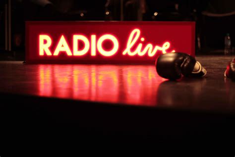 Frequencies thr raaga (malaysia only). "Radio Live", Aurélie Charon, Caroline Gillet, Amélie ...