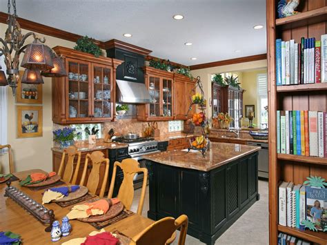 A fully licensed and insured contractor, with over 20 years of experience maintaining an outstanding reputation, universal kitchens & closets works throughout orlando and central florida to provide home improvement and remodeling services. Miscellaneous Projects, Pre-2008 - Farmhouse - Kitchen - Miami - by The Kitchenworks