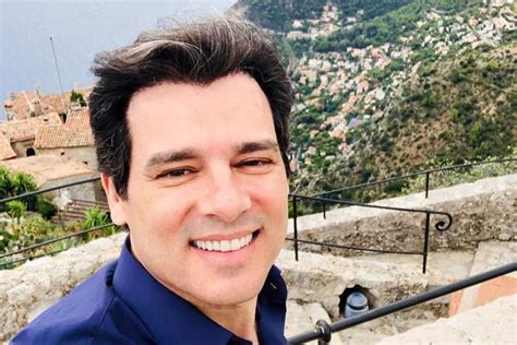 From wikimedia commons, the free media repository. Celso Portiolli diverte os seguidores com vídeo inusitado ...