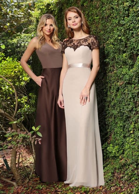 Vestidos De Damas De Honor Combinados En Marrón Bridesmaid Dresses Bridesmaid Dress Styles