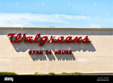 Walgreens store 2021 hi-res stock photography and images - Alamy