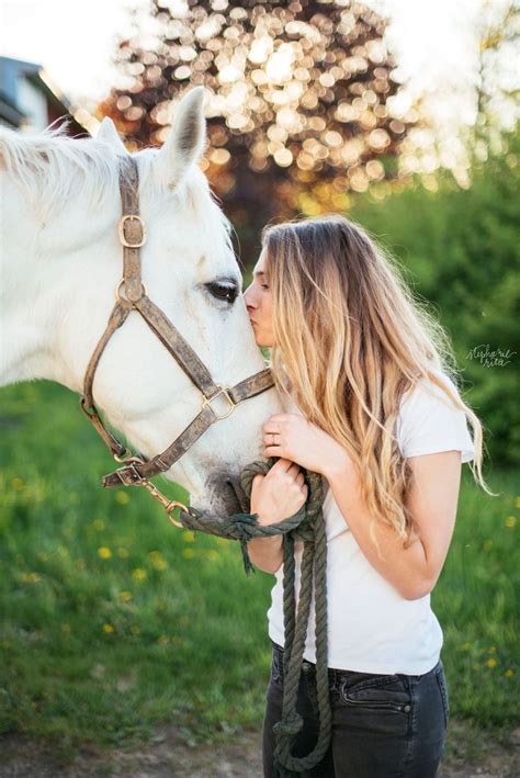 Lifestyle Equestrian Photos Photo Shoot With A Horse Horse