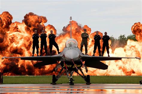 F 16 Viper Demo Thunders Over The Ocean City Airshow