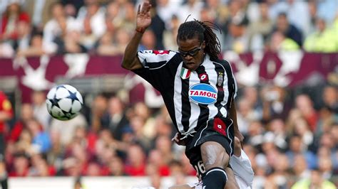 Boniek wzywa do zmiany przepisów. Boniek shock contro la Juve e Davids: "con lo shampoo ...