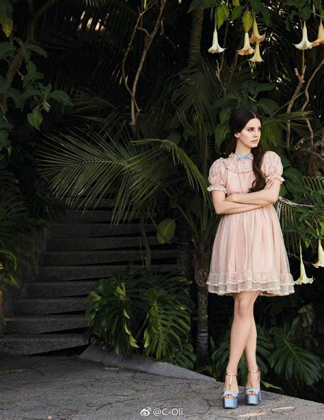 49 Sexy Lana Del Rey Feet Pictures Are Heaven On Earth The Viraler