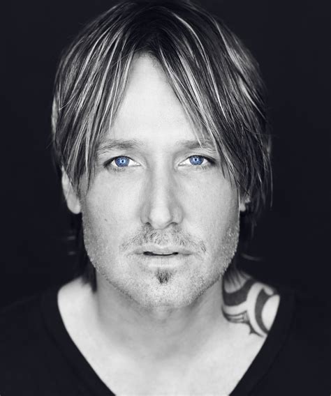Urban debuted the song live on the 51st annual country music association awards that same day. Pressroom | KEITH URBAN SINGS 'FEMALE' AT HOME.