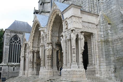 It is the most elucidating. Chartres Cathedral Historical Facts and Pictures | The ...
