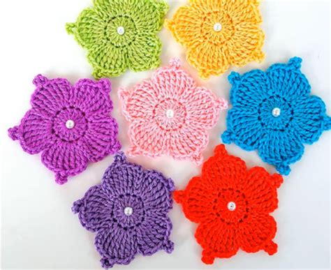 Crochet Easy Flower Video Tutorial - We Love Crochet
