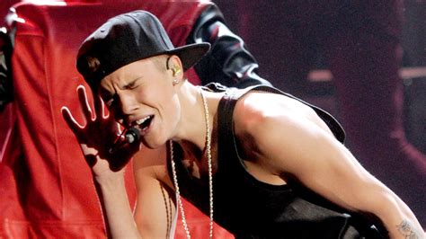 Justin Bieber Will Not Be Charged For Allegedly Kicking A Paparazzo In