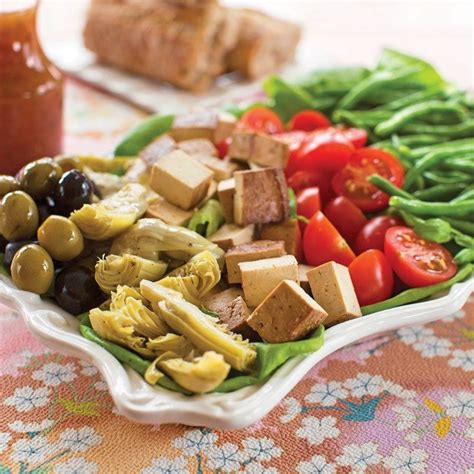Filling and healthy salads, with meat, vegetarian or pasta salads. Vegan Niçoise-Style Salad in 2020 | Main dish salads ...