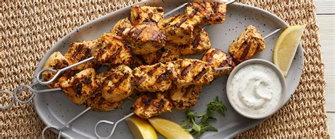 To bake the chicken, place the chicken on a baking tray and cook in an oven that has been preheated to 425 °f for 25 minutes or until the internal temperature reaches 165 °f. Greek Yogurt Marinated Chicken & Tzatziki Sauce | FAGE Yogurt