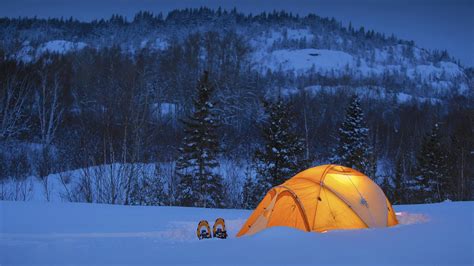 Camping In Snow Field In Mountains Covered With Snow Background Hd