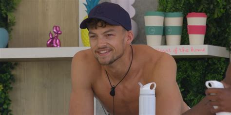 Hugo Hammond S Students Share Viral Reactions To His Love Island Appearance SPINSouthWest