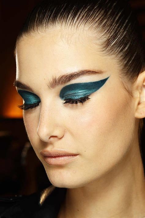Runway Beauty Two Toned Cat Eye At Atelier Versace Fall