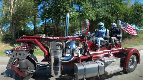 Whats Its Like To Drive Tower Trike The Largest Motorcycle In The