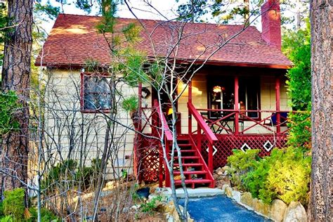Cabins in idyllwild have something for everyone whether you're looking for beach cabin or mountain cabin vibes, you'll feel right at home while you're enjoying the cabin rentals in idyllwild. Idyllwild Cabin Rental | Getaway in California | Glamping Hub