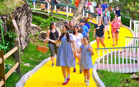 North Carolinas Legendary Wizard Of Oz Theme Park Is Reopening For A