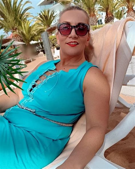 Sandybigboobs On Twitter Relaxing In The Beachclub Vacation