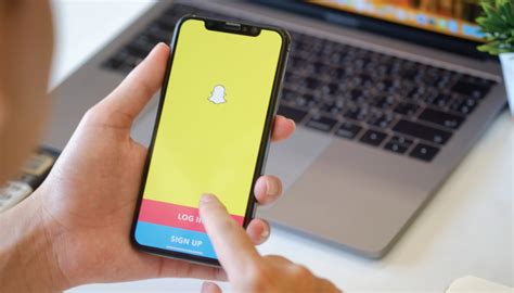 Snapchat Introduces Ai Chatbot Powered By Openai S Chatgpt 42340 Hot