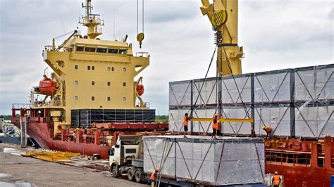 Unloading Container Ships The Magazine