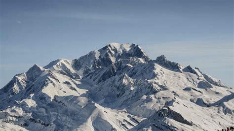 Two Spanish Climbers Rescued In Mont Blanc The Limited Times
