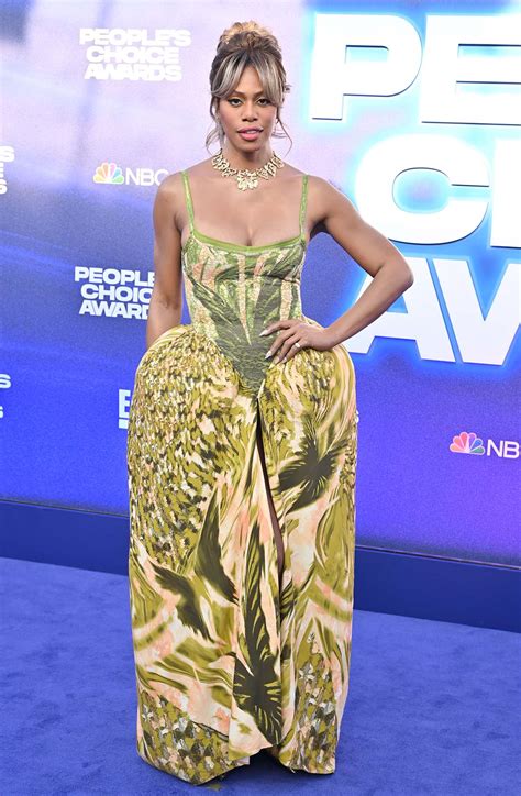 Peoples Choice Awards Red Carpet Fashion See What The Stars Wore