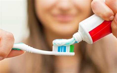 This Is The Most Efficient Way To Keep Your Teeth Clean—without