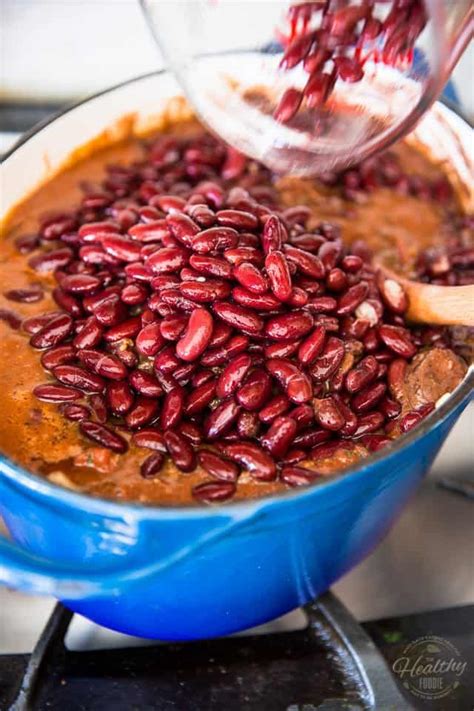 Dutch Oven Chili Con Carne The Healthy Foodie