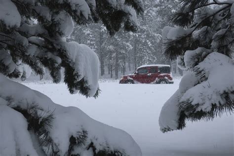 3400 e linda vista dr, flagstaff, az 86004. Storm dumps record-breaking snow on Flagstaff, Arizona ...