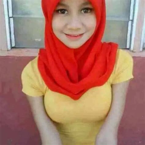 Crot Di Memek Bocah Berjilbab Yang Tembem