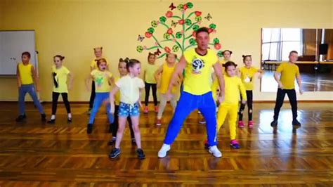 Zumba Kids Electronic Song Minions C30