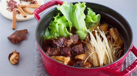 The bak kut teh definitely packs a punch, i like the soup, and you know that they've cooked everything right when the meat falls off the bones easily, and intestines didn't need more than a few ah sang bak kut teh is located at 531 jalan ss 9a/12, seri setia, sungei way, petaling jaya 47300, malaysia. Bak Kut Teh Recipe · Nyonya Cooking