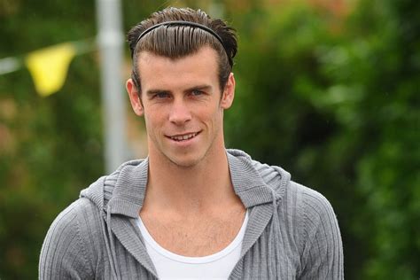 Official website with detailed biography about gareth bale, the real madrid midfielder, including statistics, photos, videos, facts, goals and more. Gareth Bale Net Worth, Bio 2017-2016, Wiki - REVISED ...